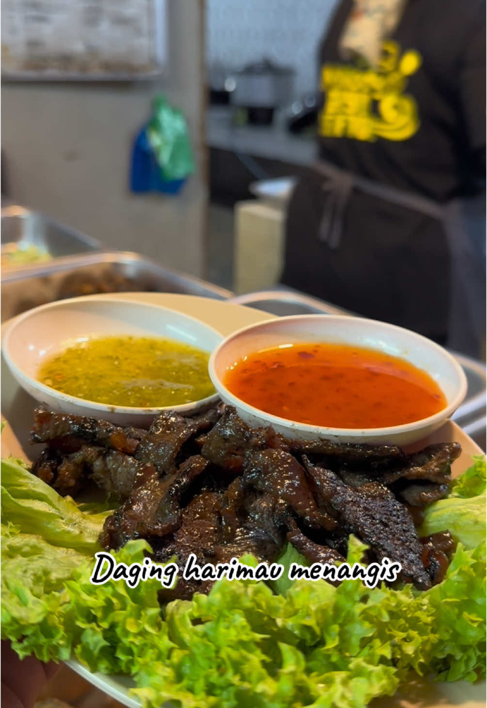 Port berbuka puasa dan moreh di tepi pantai batu rakit🏝️..sangat banyak pilihan menu dan harga berpatutan..buka 4 ptg - 1 pagi utk bulan ramadhan🌙 lokasi kedai melody bayu seafood pantai  kg tanjung batu rakit📍 #colekayamkelate #dagingharimaumenangis  #kerangrebus #sotongceluptepung 