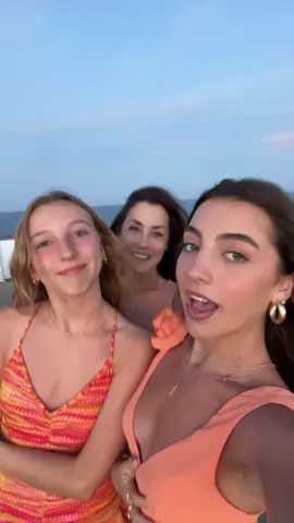 Ellie and her sister ready for a beach dinner  #beautifulgirl #boptok #midriff #cutegirls #tanlines #baddies 
