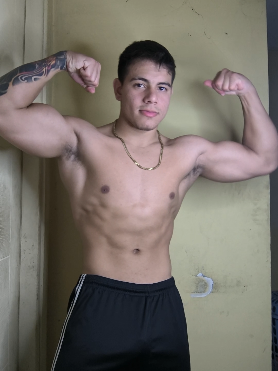 Mi lado tierno 😇 y diablito 😈 #GymTok 