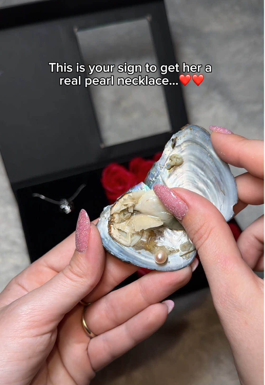 Every girl needs this wish pearl necklace💫✨  #pearlnecklace #wishpearl #wishpearInecklace #pearlnecklacekit #DIY #diynecklace #feelingirlwaisttrainer #ValentinesDay #valentinesgift #valentinesgiftideas #giftforher #TikTokShopFinds