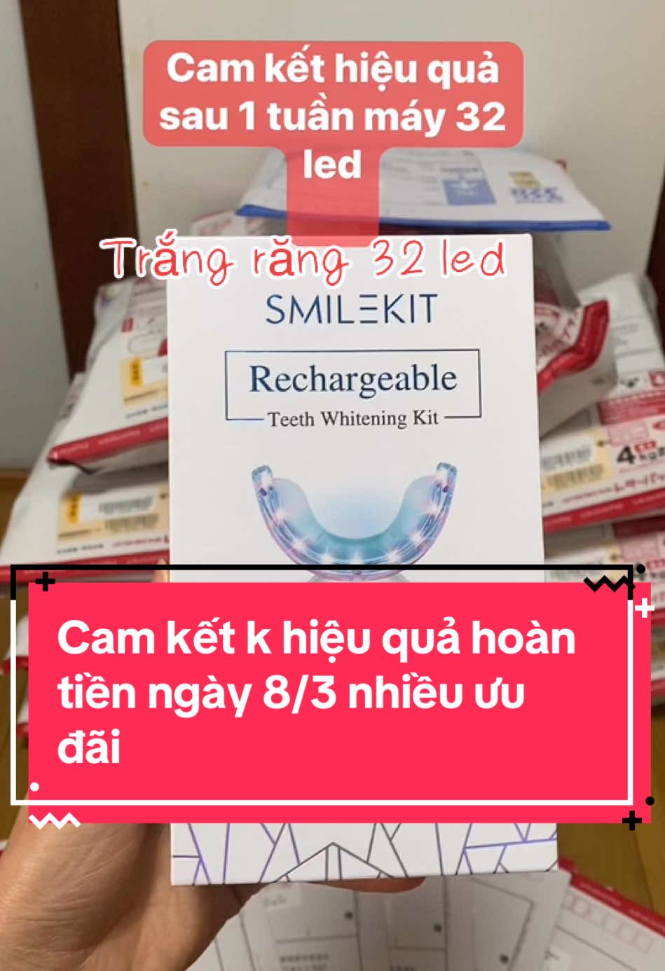 𝐌𝐚́𝐲 𝐥𝐚̀𝐦 𝐭𝐫𝐚̆́𝐧𝐠 𝐫𝐚̆𝐧𝐠 𝐒𝐌𝐈𝐋𝐄 𝐊𝐈𝐓. 𝐇𝐚̀𝐧𝐠 𝐜𝐡𝐢́𝐧𝐡 𝐡𝐚̃𝐧𝐠 𝐭𝐚̣𝐢 𝐍𝐡𝐚̣̂𝐭 🇯🇵 Hiệu quả nhanh sau 1-2 tuần sử dụng Có 2 bản: 16 đèn led và 32 đèn led   Bản 16 led. Gồm 1 loại ánh sáng xanh. Giúp trắng răng và khử mùi khoang miệng   Bản 32 led: Gồm 3 loại ánh sáng. Xanh, đỏ, hồng xanh. Loại này có nhiều ưu điểm hơn, trắng nhanh hơn bản 16 led. Ib m tư vấn kỹ hơn nha. #MinhHang #Smilekit #trangrang  @Minh Hằng 🇯🇵🇻🇳 