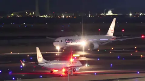 Boeing 777-346R (Oneworld Livery) Japan Airlines night departure #aviation #airplane #geek #aircraft #viral_video #pilot #airport #plane #airbus #fypdong #fypsounds #videoviral #fyp #💫 