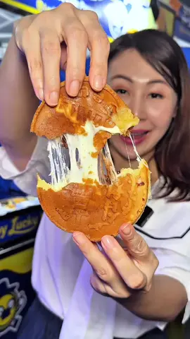 Sampai antri antri …. Chrese coin ala Korea gak perlu ke mall sekarang ada di tendaan juga #sibungbung #mukbang #kulinerviral #reviewmakanan #luckycheese @luckycheese 
