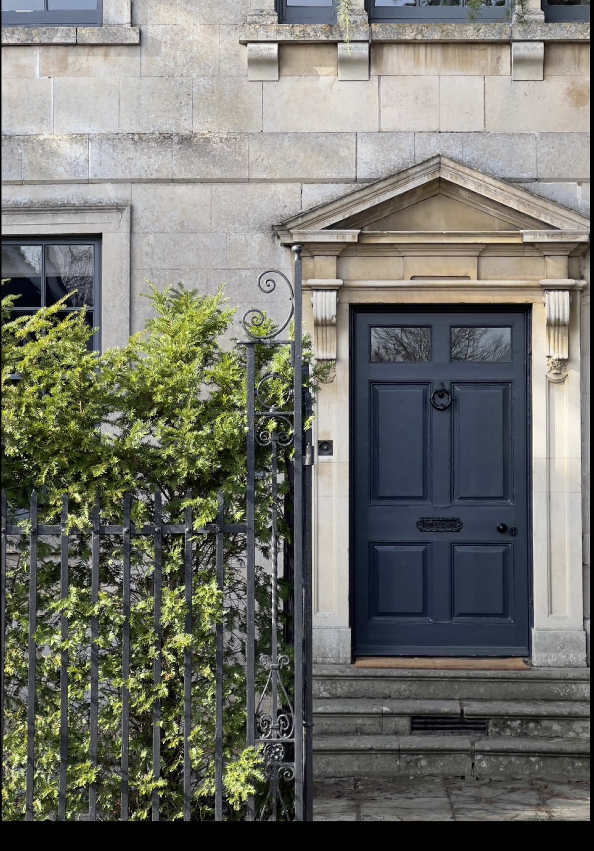 Come on a photoshoot with us… #bootroom #mudroom #laundryroom #bootroomideas #bootroomdesign #luxuryhome #mudroomdesign #mudroominspo 