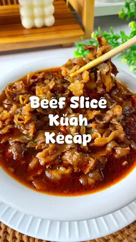 Membalas @Selti_wr Ngide banget aku punya beef slice dimasak berkuah kecap gini. Gurih pedes manis serius ini enak bangeet 🤣  Kuncinya wajib pakai kecap @Bango Warisan Kuliner yaaa. Jamin masakan makin berkuahhlitas #BukaBangoBukaBerkuahhhlitas #resep #reseptiktok #resepsimple #resepmasakan #beefslice 