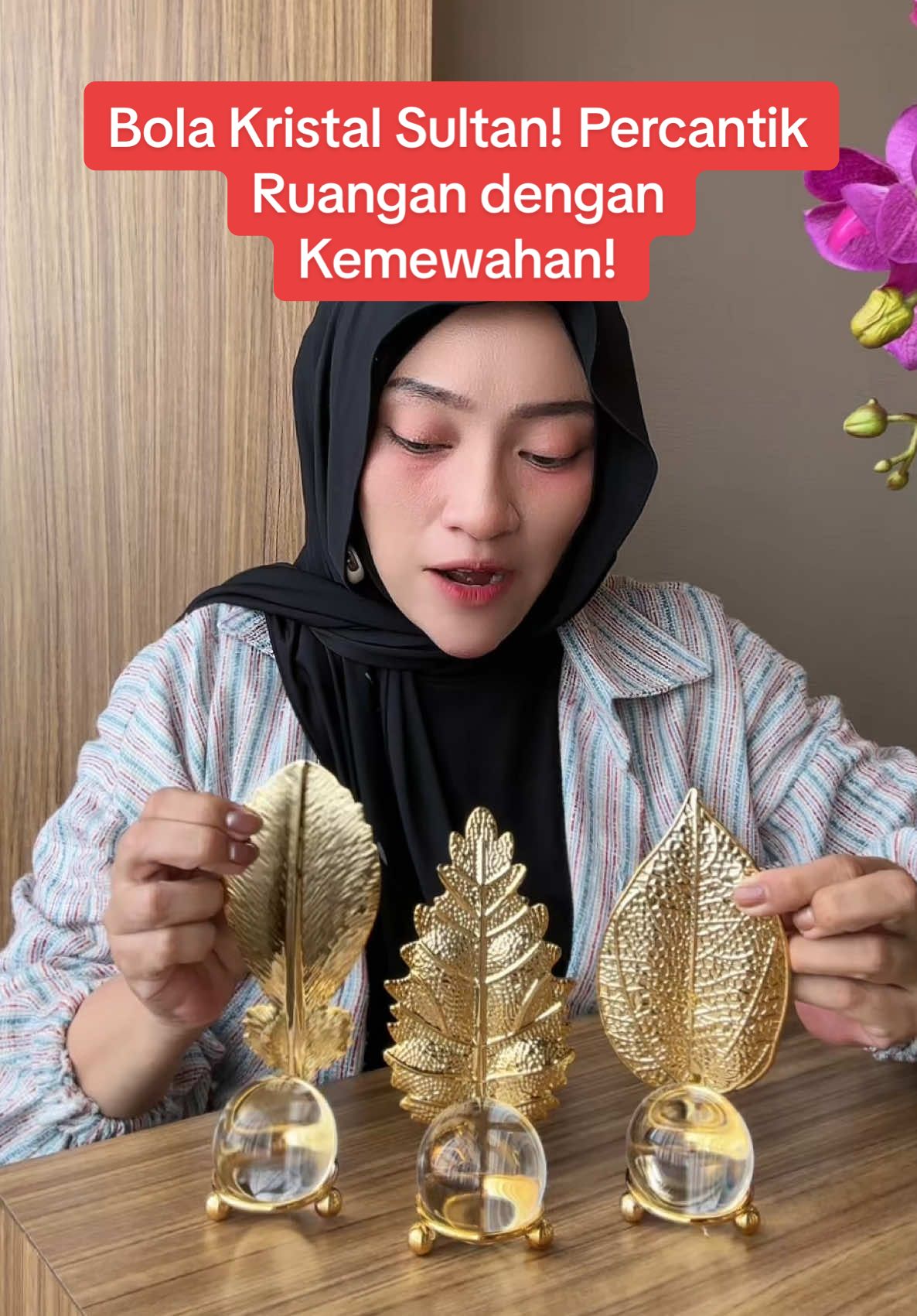 Refleksi cahayanya bikin ruangan auto glowing! 🌟 Pajangan mewah ini bukan cuma cantik, tapi juga bawa vibes sultan ke rumah kamu! Buruan check out!” #pajanganrumah #pajanganruangtamu #hiasanmeja  #wibgajian #Gebyarbelanjafebruari #cuantanpabatas #ramadanekstraseru 