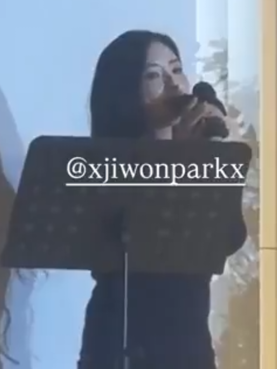 #Jiwon singing a congratulatory song at their vocal trainer's wedding jiwon singing ‘a poem titled youʼ by taeyeon! #fromis_9 #프로미스나인 #jiwon #parkjiwon 