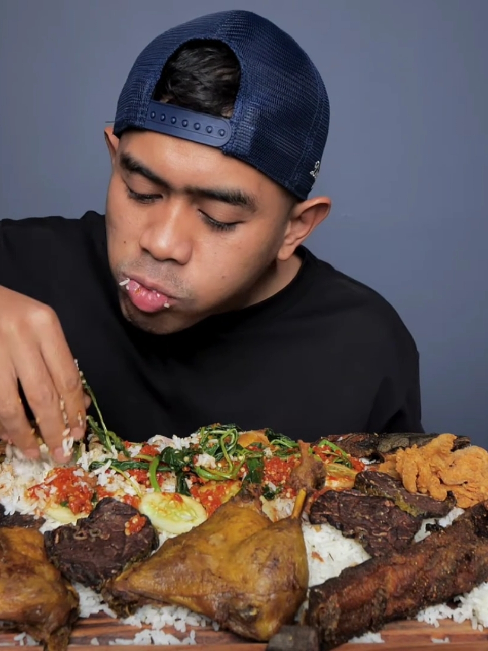mukbang nasi liwet sambel tempong (Yt: tanboy kun) #tanboykun #JelajahRamadan #mukbangasmr #mukbang #videomukbang #asmrfood #mukbangvideo #bikinngiler #asmr #asmrmukbang 