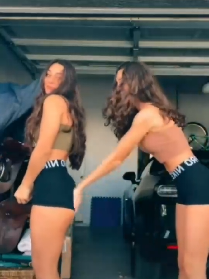 don't wanna lose you now #friends #dancing #viral #dance #dancequeen #viralvideos #dancechallenge #hot #baddie #gyat #fyp #foryoupage❤️❤️ #vira #goviral #treanding #nikepros #slappingass 