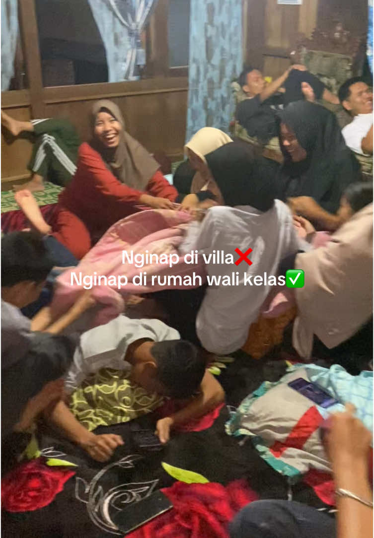 Kapan lagi nginap rumah rasa villa pribadi🤪#ramadhan2025 #bukber #bukbersekls #puasa #sman1lubai 