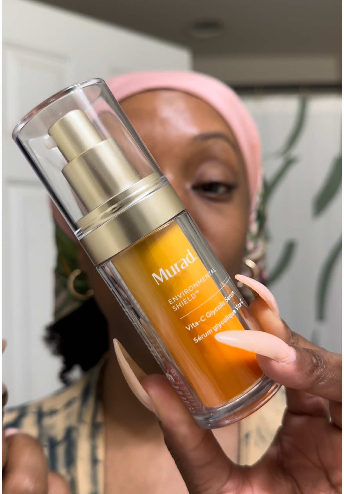 So you have dry skin but still want to exfoliate?  Here’s how I use the @Murad Skincare Vita-C Glycolic Serum without over-drying my skin! Hydration is KEY when using actives—save this for later! ✨  #skincareroutine #dryskintips #muradskincare #vitaminc #glycolicacid #dryskin #skincaretips #skintok 