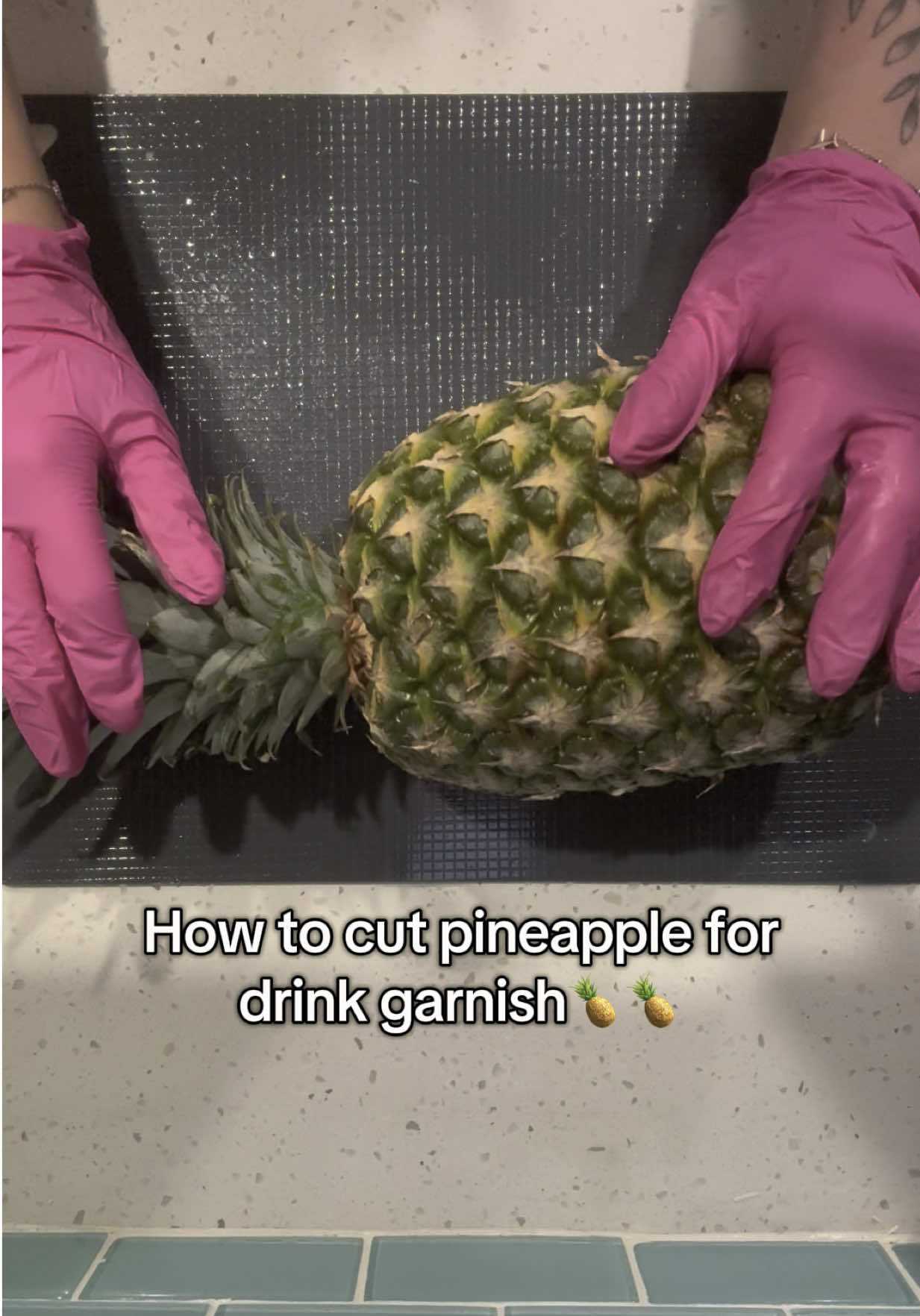 Easy way to cut a pineapple for drink garnish💛🍍 #howtocutpineapple #cutfruitwithme #pineapple #pineapplegarnish #fruit #mobilebar #fypシ゚viral #fyp #garnish #cutpineapple 