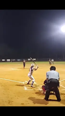 it actually hit my hand 😭 #fypシ #foryou #softball #zyxcba 