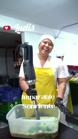 Cada día, con sus manos, su esfuerzo y su dedicación, construyen más que un negocio: construyen momentos, alegrías y experiencias inolvidables. 💛🍗 Cada día, con sus manos, su esfuerzo y su dedicación, construyen más que un negocio: construyen momentos, alegrías y experiencias inolvidables. 💛🍗 Hoy celebramos su talento, su pasión y todo lo que aportan a este equipo. Gracias por ser el corazón de Crispetas de Pollo. ¡Son inspiración, fuerza y amor en cada detalle! #ComerEnMedellín #ComidaRápida #restaurantesmedellin #quehacerenmedellin #comidaviral #CompraLocal #8m 