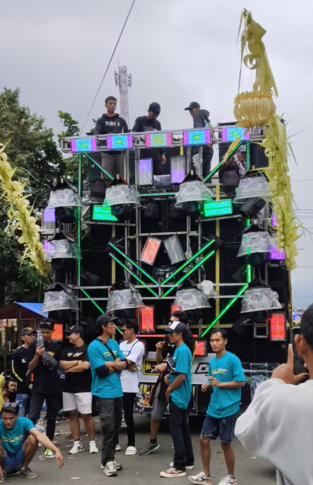 audio big w karnaval bahrul ulum    #karnavalsoundsystem #karnavalhoreg #pemburuhoreg 