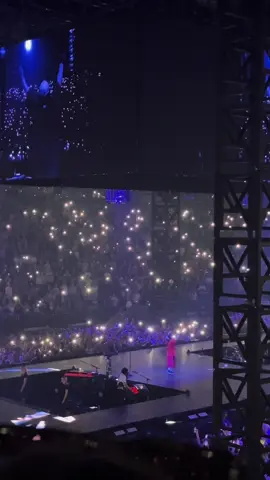 no bc wdym she’s gone…. #billieeilish #melbourne #billieeilishmelbourne #wildflower #fyp 