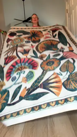 #vintagevibes #floralrug #rug #rugtok #bohodecor #springdecor 