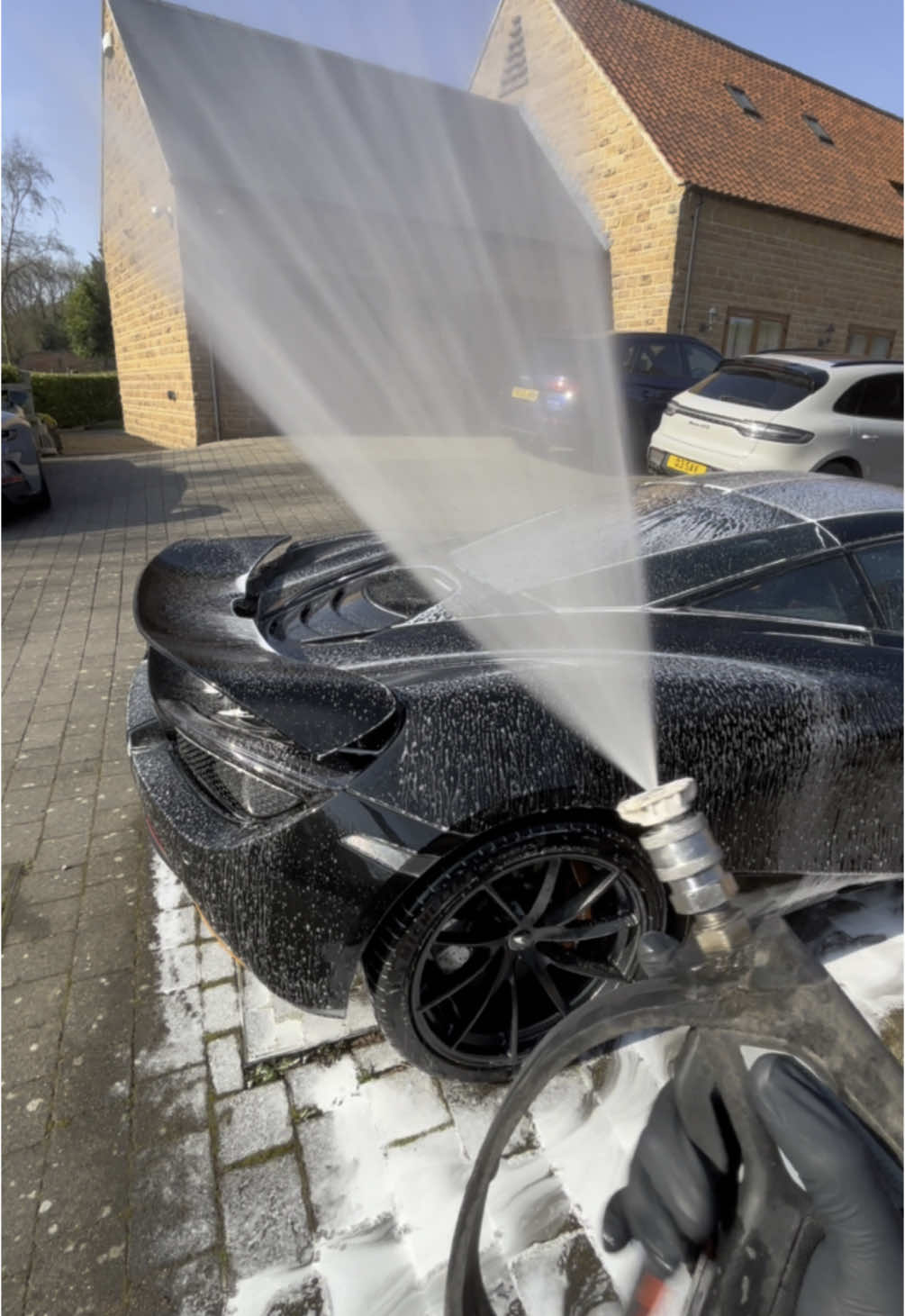 McLaren 720s #expensivecar #viralvideos #carlux #mobiledetailer #deepclean #sound #nottinghamvalet #povcontent #noise #snowfoam #nottingham #asmr #viral #rinsing #ceramiccoating #mclaren #720s #luxurycar 