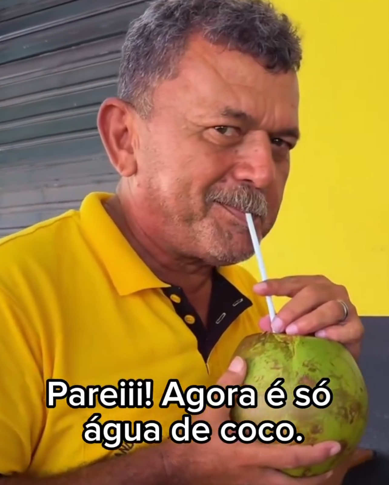 Final de semana chegoooou! 😂🫶🍻 . . . . . . . . . #humor #meme #nordeste #humornordestino #finaldesemanachegou #finaldesemana  #carrossel #explorar #memes #humor 