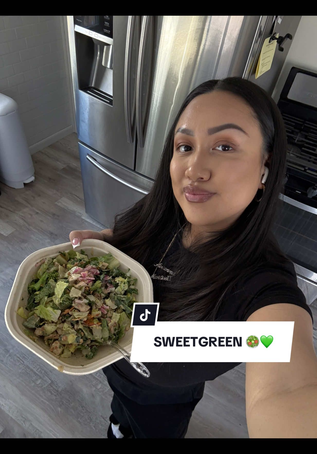 Trying a new @sweetgreen order. I’ve been obsessed lately! My usual goto is the miso glazed salmon bowl but wanted to really explore and this was bomb! Very filling. 🙌🏽 Would definitely try again! #eatwithme #sweetgreen #saladsoftiktok #salads #sweetgreensalad 