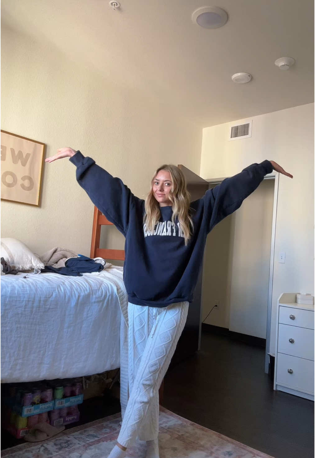 Cleaning vlog! Still have a lot to do but the room is done 💆‍♀️🫧 #fyp #college #springbreak #cleaning #Vlog #cleanwithme #relaxing #foryou #fyp #gcu #viral #aesthetic #cleangirl 