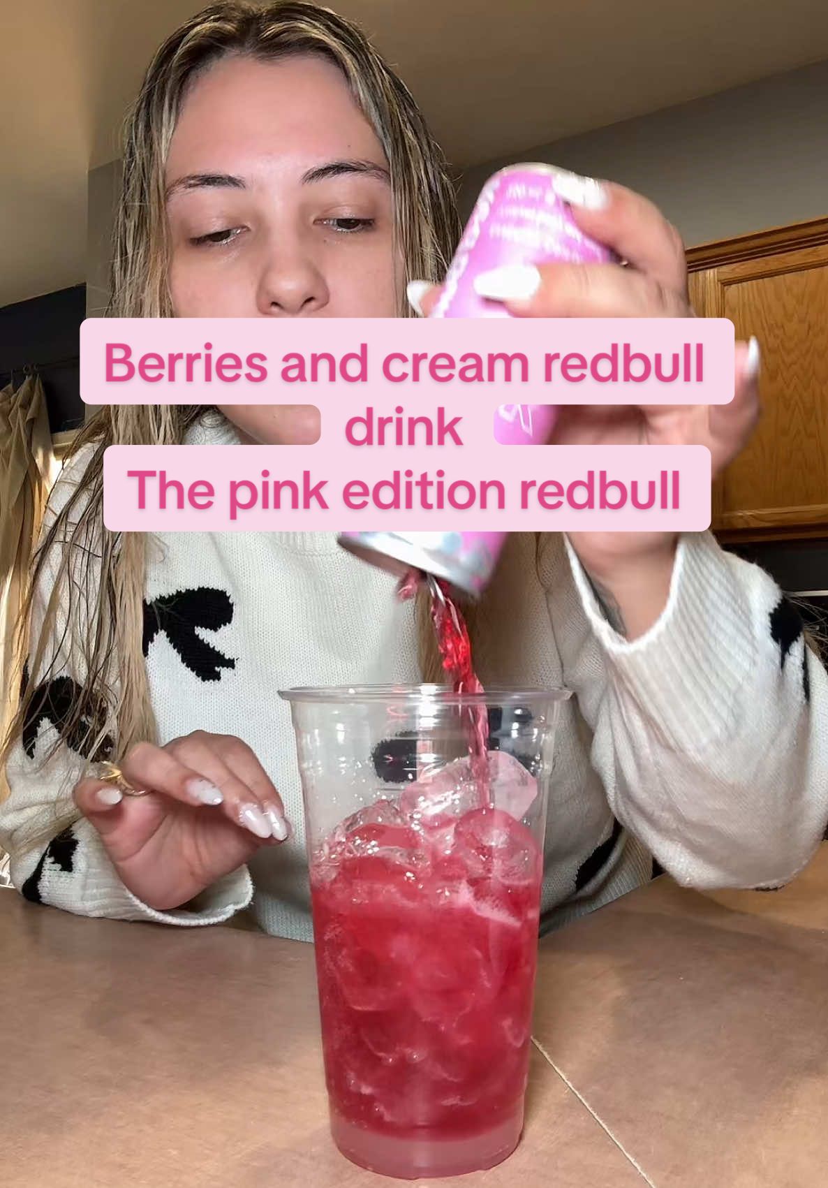 Berries and Cream Redbull drink recipe 👌🏽💕 #pinkedition #redbull #redbullwithcream #berriesandcream #redbulldrinks @Red Bull 