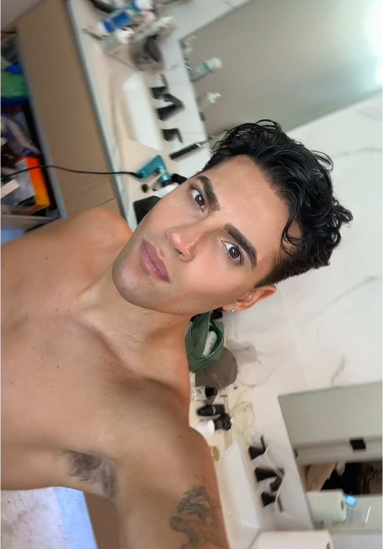 Would HIGHLY recommend threading your brows but holy shit did it hurt. ESP the bottom of the brow. It’s been since 2015 since I’ve had my brows threaded. #mensbrows #mensbrowshaping #browthreading 