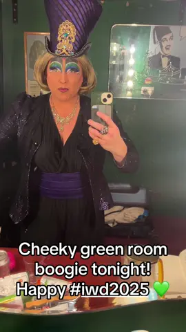 Super fun tonight headlining @the_poodle_club 🤩 #adacampe #IWD #iwd2025 #cabaret #londoncomedy #sydenham #greenroom #comedyclub #tophat #poodleclub 