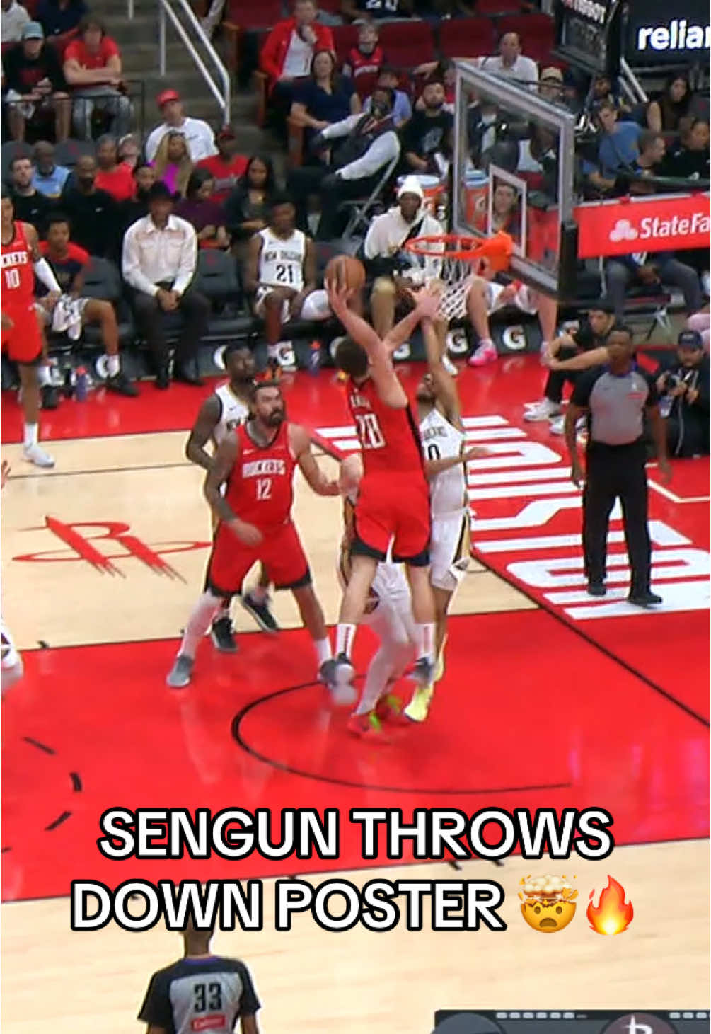 SENGUN THROWS IT DOWN 😳🤯 #NBA #rockets #hoops #dunk  