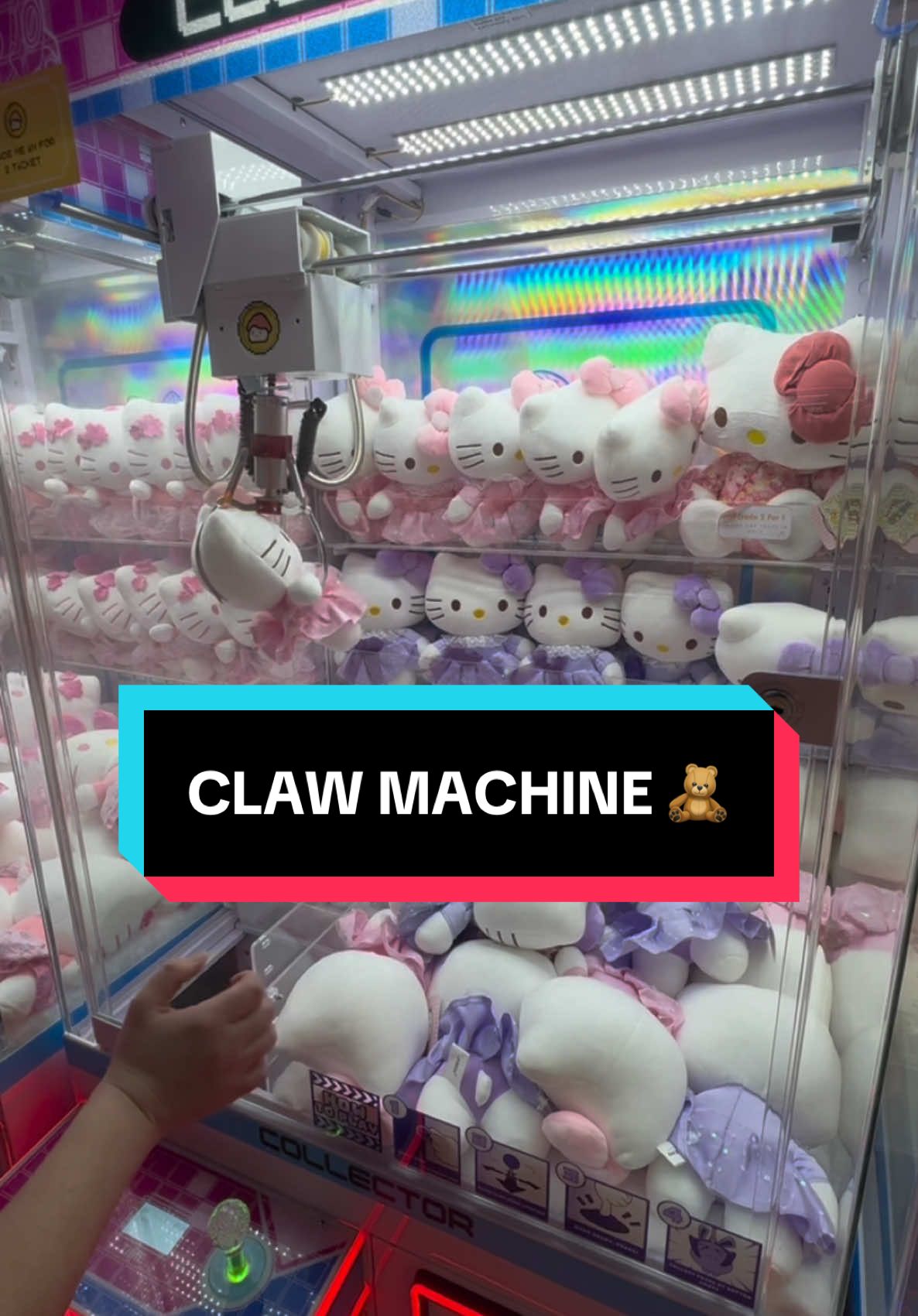 💭🧸 so much fun #clawmachine #gatchanyc #hellokitty #kuromi #mymelody #fypシ #thingstodo #pink #ilovepink 