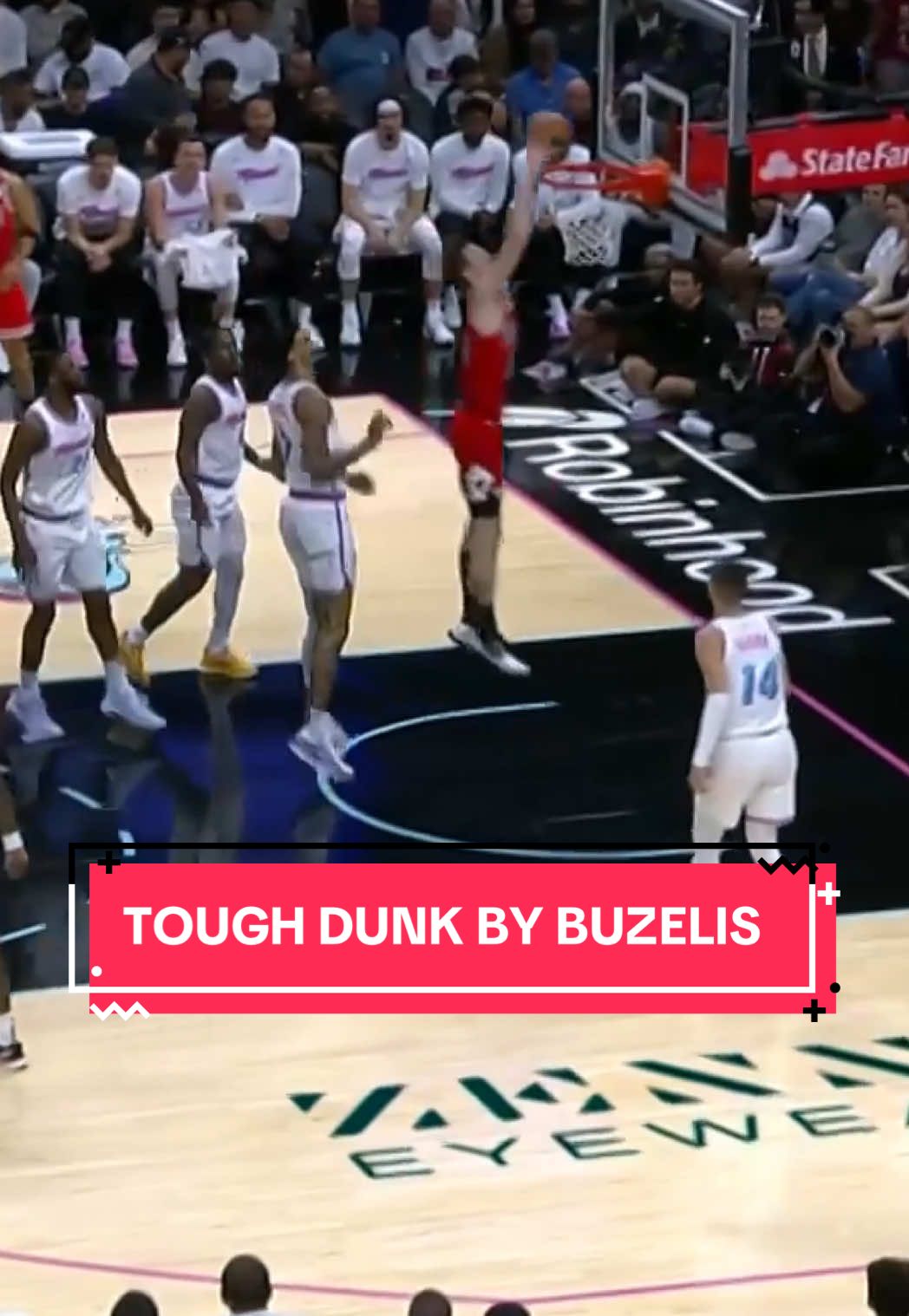 Buzelis with the crossover and dunk 😤 #chicagobulls #matasbuzelis #NBA 