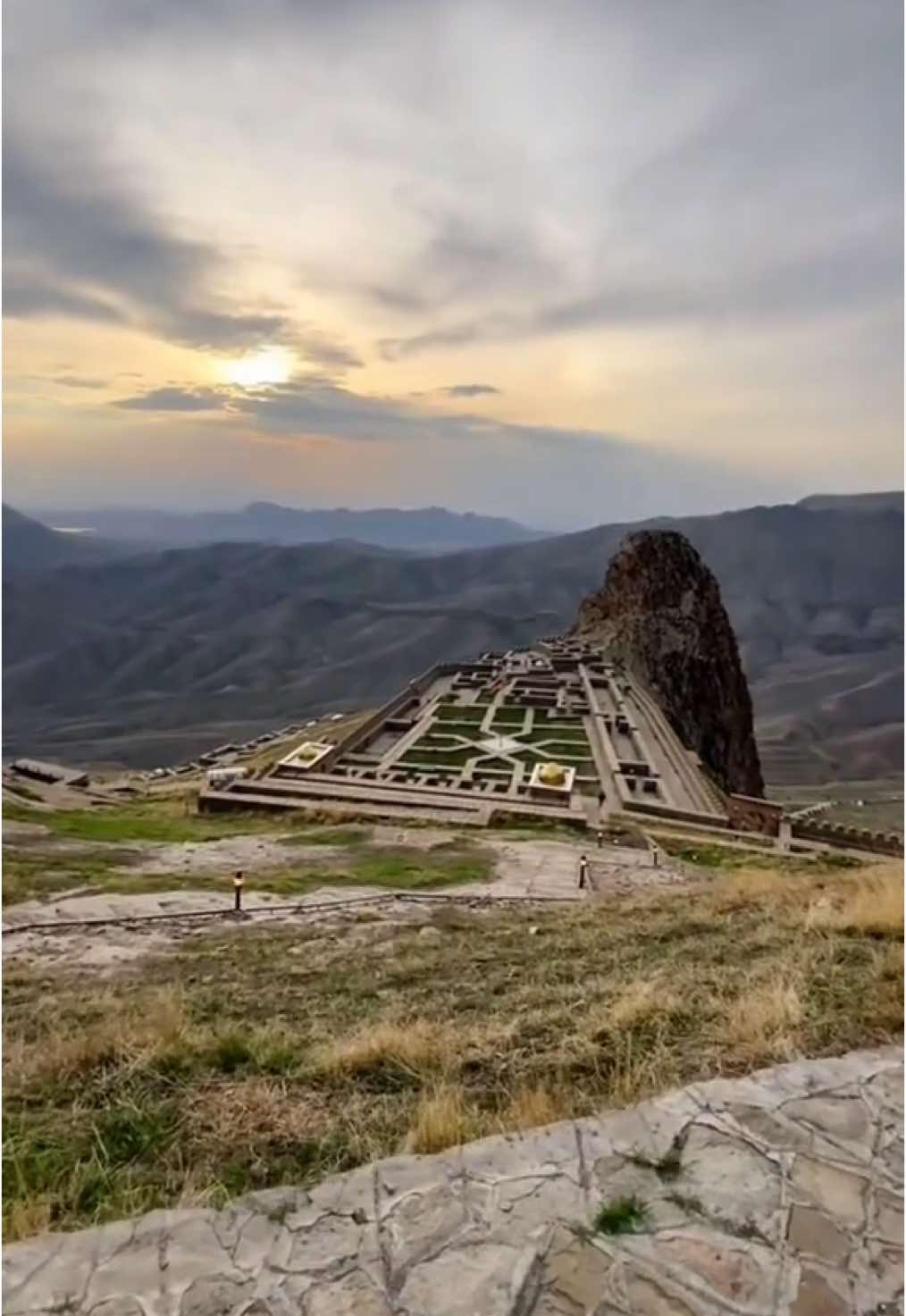 Onların Katedıralı var  Bizim “Əlincə qalamız” ❤️#CapCut #naxçıvan #azərbaycan #azerbaijan 