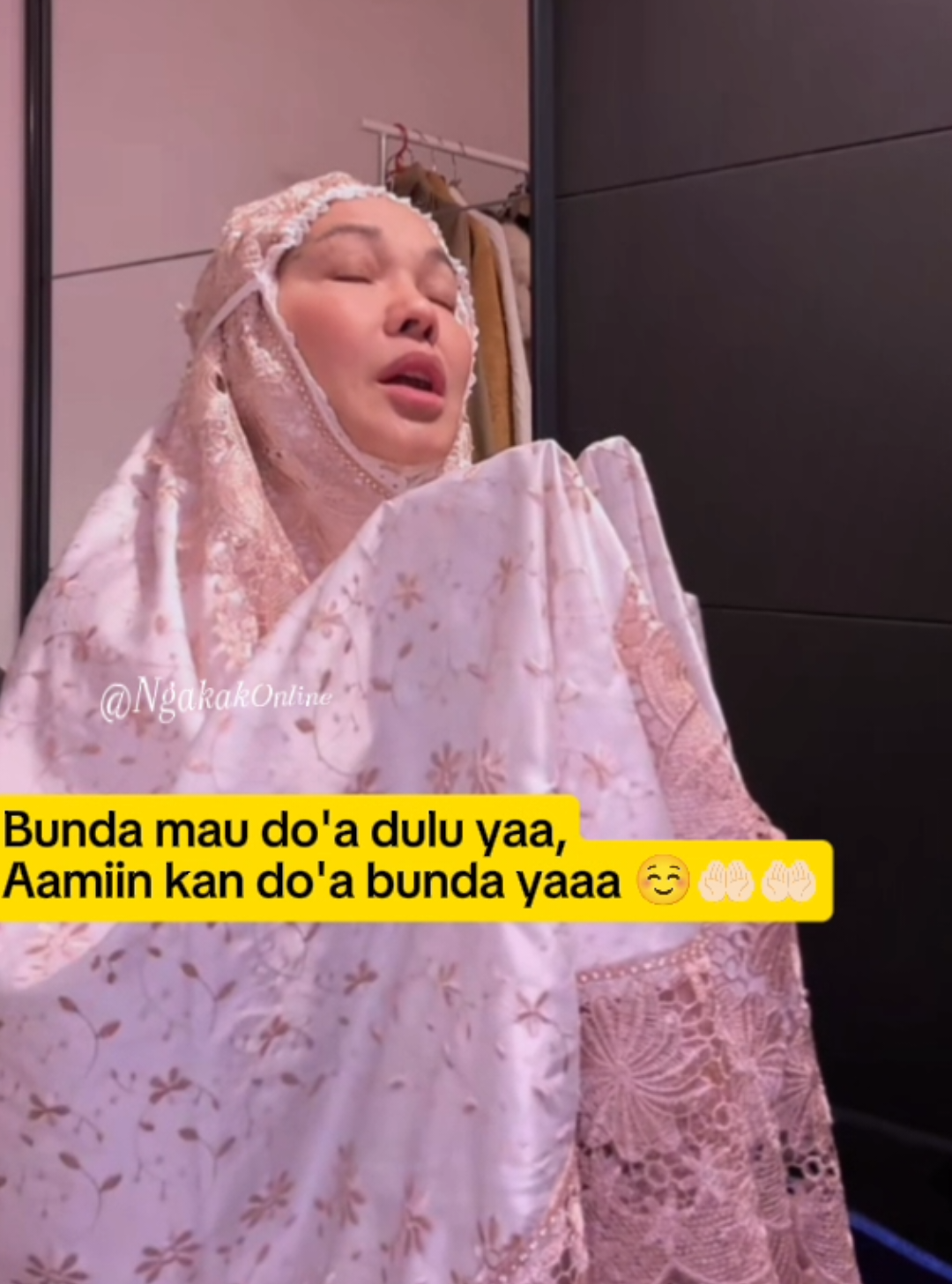 Aamiin ya bunda ☺🤲🏻🤲🏻 @Bunda Corla Ratu live Dunia  #bundacorla #bundacorlaratujreng #bundacorlaviral  #fypシ゚viral 