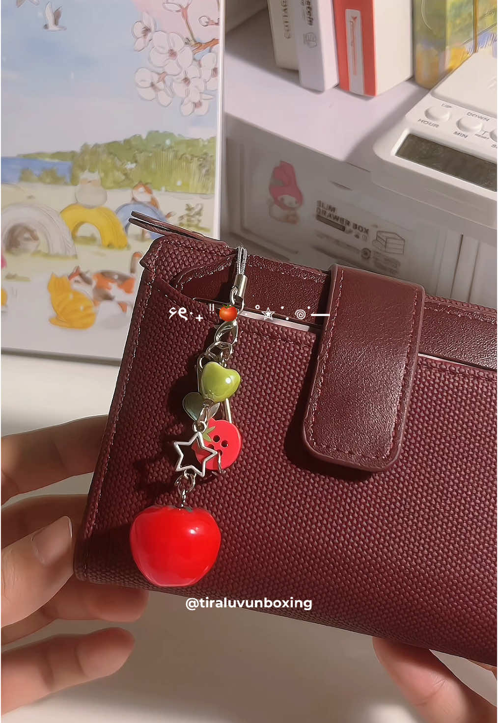 đi tới đâu mn hỏi in4 ví tới đóoo, bên ngoài màu đỏ trầm xinh lắm 🍅  #wallet #ví #vitien #giftideas #fyp 