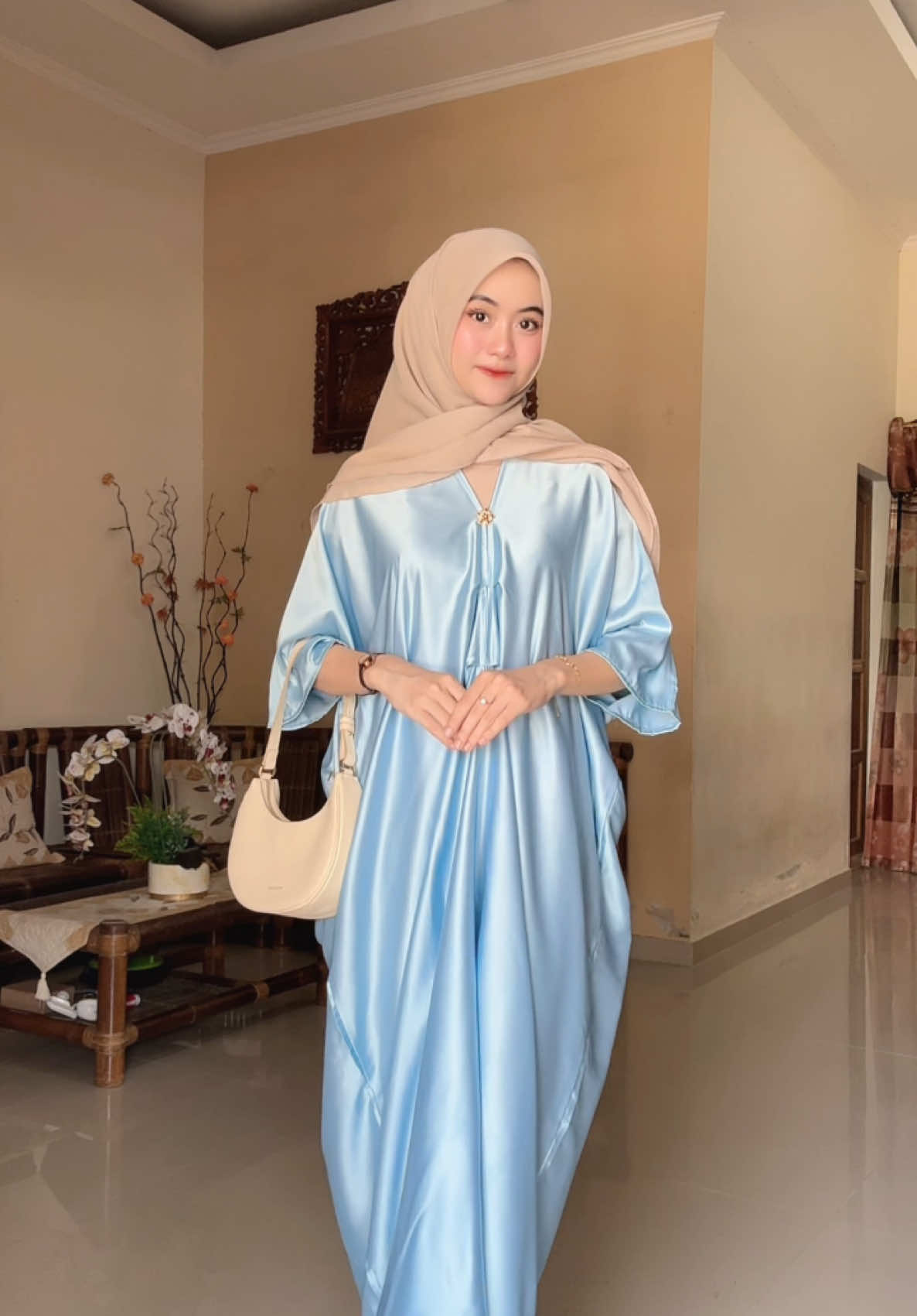 Lebaran pakai kaftan silk premium😍 #kaftan #silkpremium #kaftanlebaran #fyp #fyppppppppppppppppppppppp 