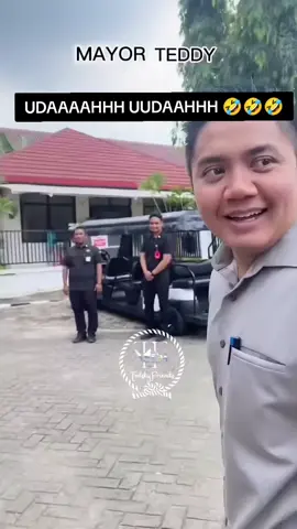 BANG UDAH BANG DARI KEMAREN DENGER SUARA ABANG TERUSS😭 #teddy #teddyindrawijaya #tedsky89 #mayorteddy #mayorteddyindrawijaya #letkol #letkolteddy #mayted #kabarberanda #foryoupage #foryou #untukmu #pangeranhambalang #fypdongggggggg #fyppppppppppppppppppppppp #fypage #fypシ゚viral #fyp #seskabteddyindrawijaya 