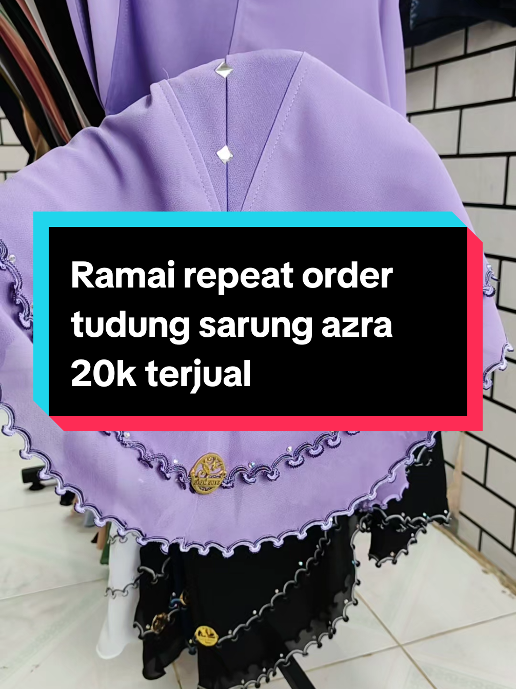 Ramai yang repeat order tudung sarung azra 2 Layer nie sebab cantik dan murah... Hampir 20k terjual dekat beg kuning... Dapatkan sekarang tudung cantik nie sementara ada stok #tudung  #tudungsarung  #tudungcantik  #tudungmurah  #tudungviral  #tudunglabuh  #tudungraya  #tudunginstant  #tudungexclusive 