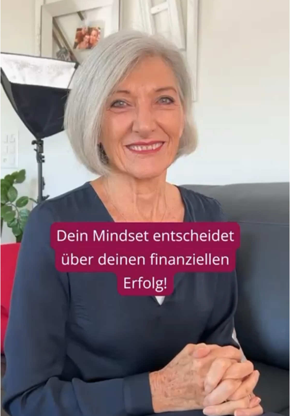 Alles beginnt in deinem Kopf. Wenn du Geld als Werkzeug für Wachstum siehst, Chancen erkennst und bereit bist, Neues zu lernen, ebnest du den Weg für finanzielle Freiheit.  #motivation #Inspiration #marketing #mentor #mindset #business 