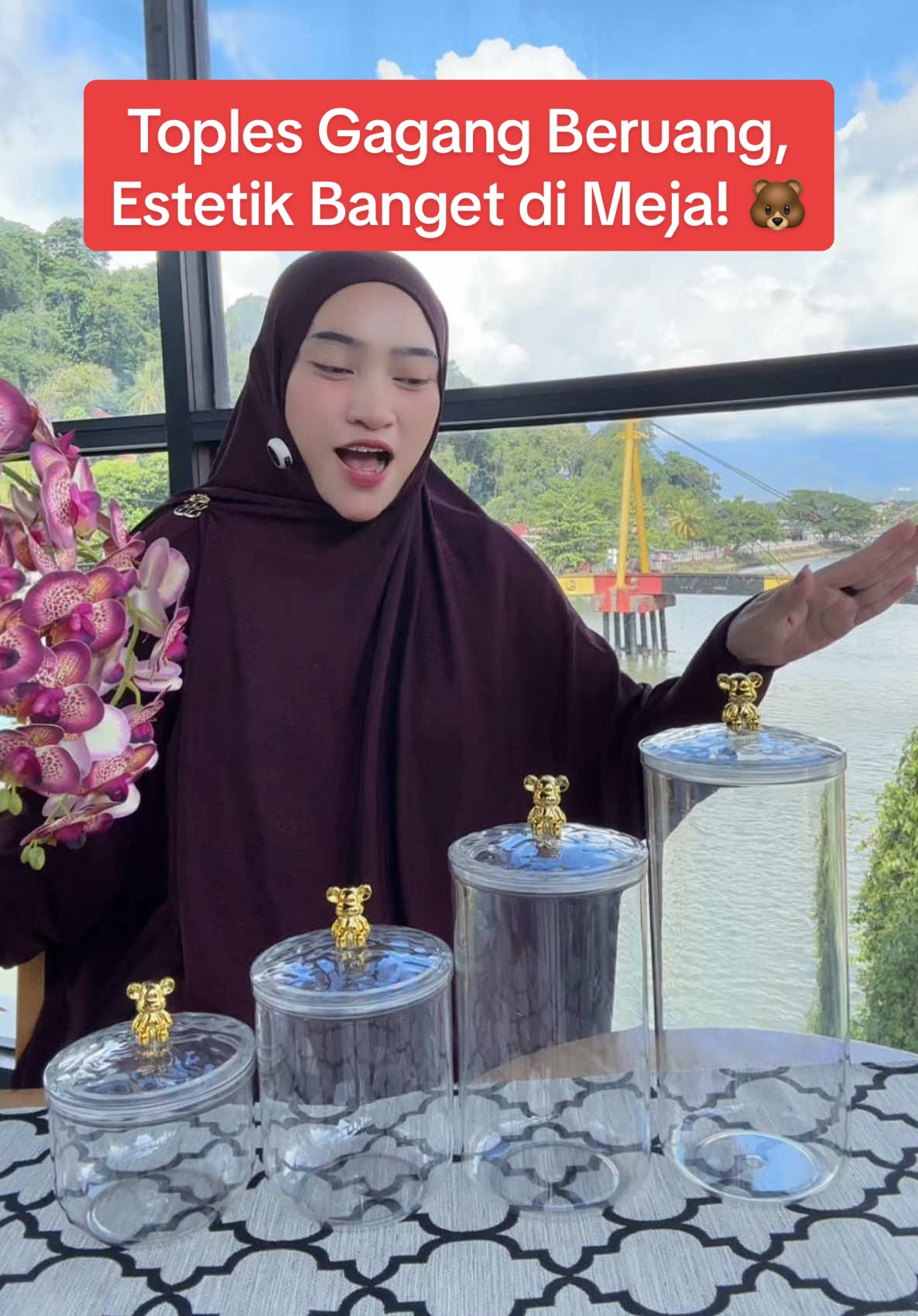 Toples transparan super tebal dengan gagang beruang ini bikin meja saji makin estetik & snack tetap fresh. Bisa beli satuan atau satu set, fleksibel banget! ✨ Buruan cekout sebelum kehabisan! 🔥 #toples #topleslebaran #topleslebaran2025 #toplesaesthetic #toplesestetik #toplessultan #toplesmewah #toplessnack #toplesmurah #topleskuekering #topless  #wibgajian #Gebyarbelanjafebruari #cuantanpabatas #ramadanekstraseru 