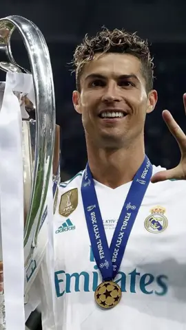 Jika seseorang mengerti sepak bola sedikit saja, jelas Messi lebih hebat dari Ronaldo untuk urusan bermain sepak bola! Tapi... #Messi #Cristiano #LeoMessi #CristianoRonaldo #CR7