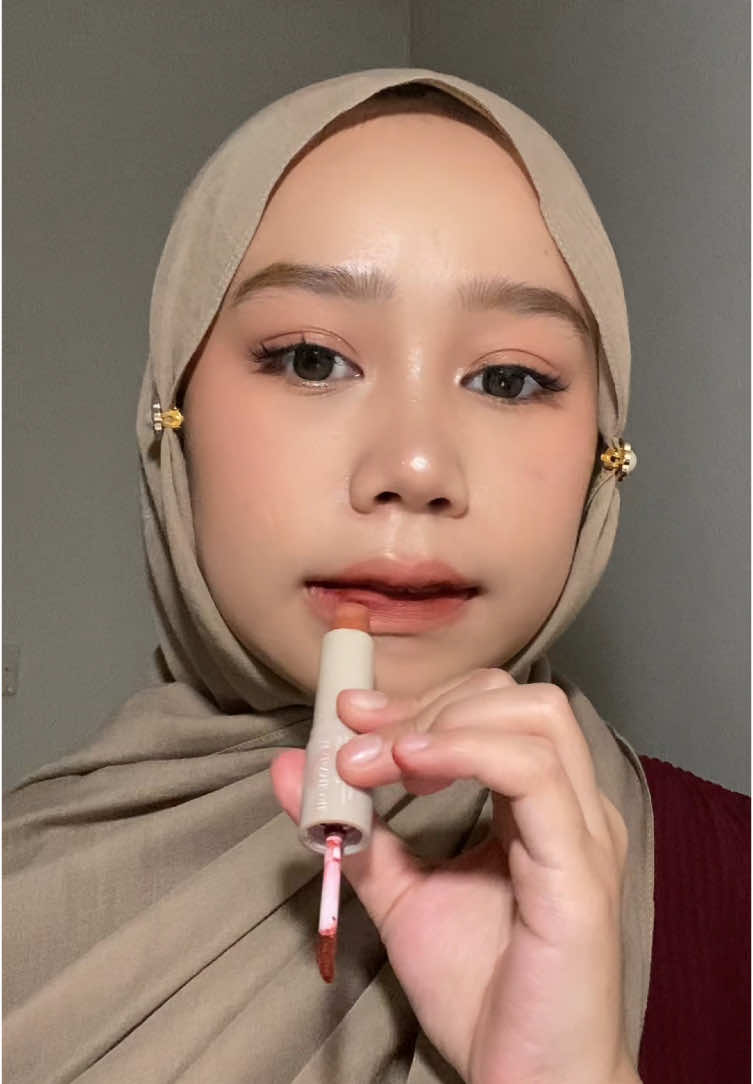 Lipombre madamegie nomor 03 #charmseeker #lipstick2in1 #lipombre#ramadhangiesale  