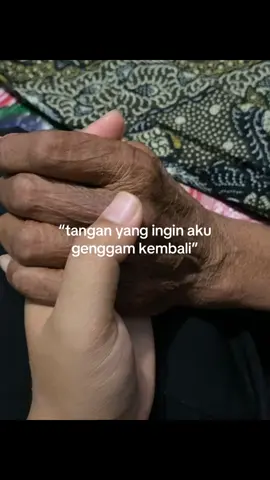 ngga pernah nyangka, kalau ini momen terakhir seorang nenek mengenggam erat tangan cucu perempuannya🤍 #nenek