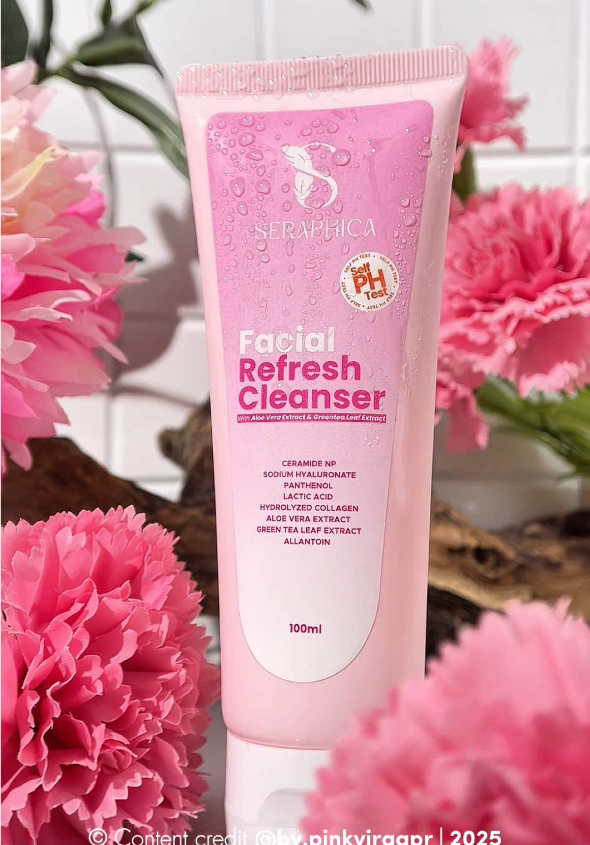 First self pH test cleanser? Emang adaa? Ada dong guysssss. Inituh cleanser dari @Seraphica Id yang bisa kalian tes sendiri pHnya. Dan kmren aku udah test yang hasilnya di antara 4.5 dan 6.5 yang mendekati pH alami kulit yaitu di 5.5. Cusss deh kalian wajib cobain juga karena cleansernya bagus, gentle dan refreshing 😍💖 . #serapicks #seraphicagiveaway #seramuse #seraphica #seraphicaid