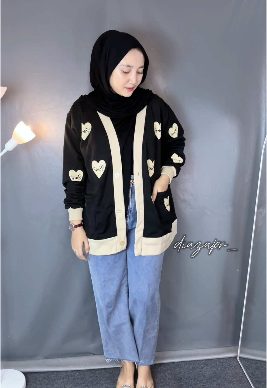 CARDIGAN SWE LOVE WANITA OUTFIT by @Omon Sweater #omonsweater #sweaterlove #cardiganlove #cardigan #cardiganoutfit #cardiganwanita #rekomendasisweater #sweaterwanita 