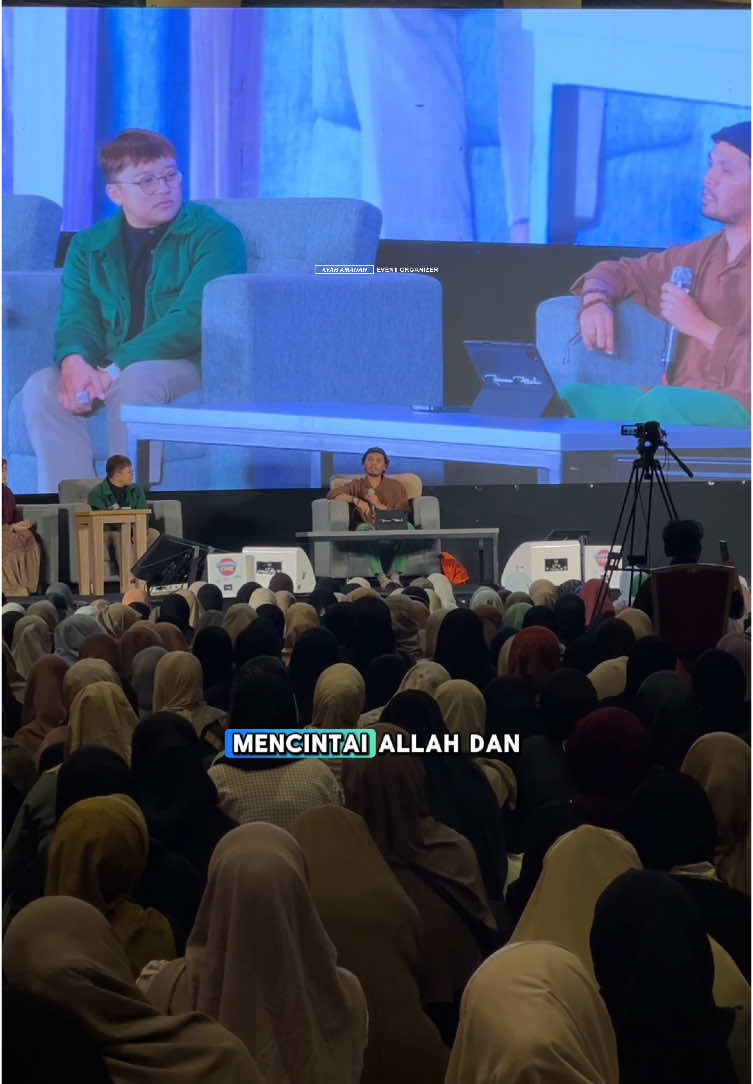 Cinta pada Allah itu perlindungan terbaik❤️ 〰️〰️〰️〰️〰️〰️〰️〰️〰️〰️〰️〰️〰️〰️〰️ Jadwal sharing time Ust. @Hanan Attaki insyaallah: 9 Maret: SURABAYA 15 Maret: BOGOR 16 Maret: JAKARTA 23 Maret: TANGERANG 13 April: PURWOKERTO 27 April: DEPOK 11 Mei: MALANG 18 Mei: SOLO 22 Juni: PEKANBARU 14 Juli: BATAM 20 Juli: MEDAN Cara daftarnya di website ➡️ sharingtimeuha.com 😊 #sharingtime #hananattaki #ayahamanah #bogor #karawang #solo #jakarta #jogja #malang #surabaya #semarang #depok #tangerang #bandung #bekasi #purwokerto #cirebon #garut