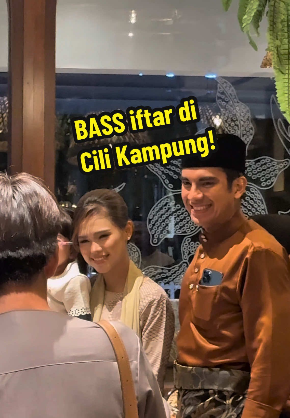 Wuuuu bersemut phone min masa edit video ni tau 🤩 Ada BASS datang singgah Iftar di Cili Kampung Alamanda Shopping Centre!  @Bella Astillah @Syed Saddiq  #bass #cilikampung 