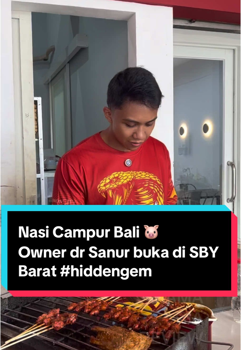 Nasi Campur Babi MURAAAHHH ini daerah Barat lo ya 🤣🤣🤣 gila #hiddengem poll! Kudu cobain dan yang masak ini asli org Bali Sanur gt. Rasanya oke pol dan porsinya mengenyangkan sih! Cobain gengsss  #nasicampurbali #nasibabigoreng #satebabi #kulinersurabaya #asiknyakuliner #serunyakuliner #kulineralabali #kulinernonhalal #babi #pork #nasibali 