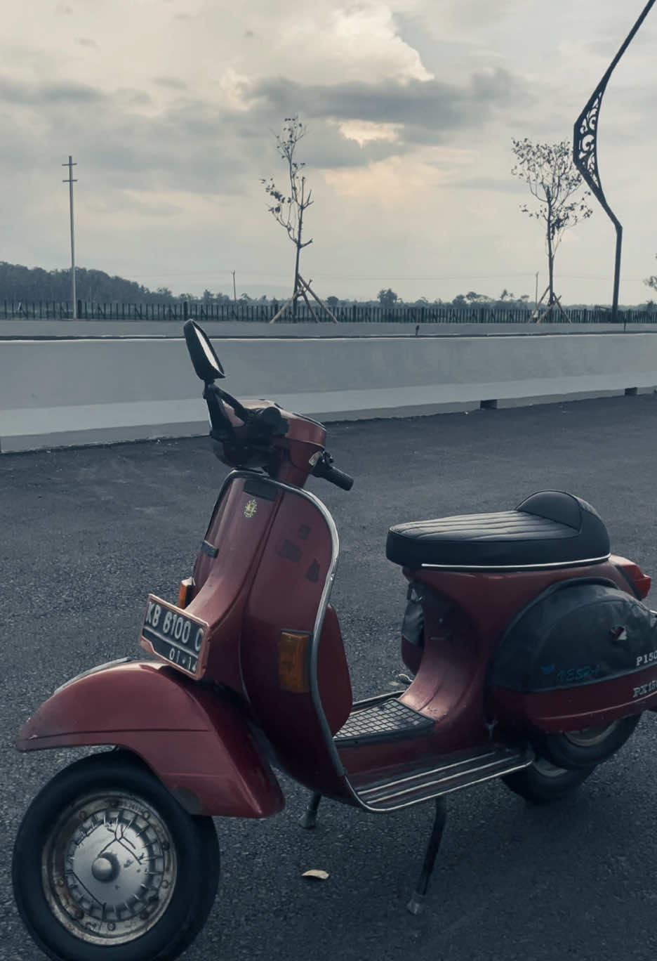 #fyp #vespa #cinematic #nyore #jembatan #dalananyar #nyoride #vespapx #kiamuffler #pxindonesia 