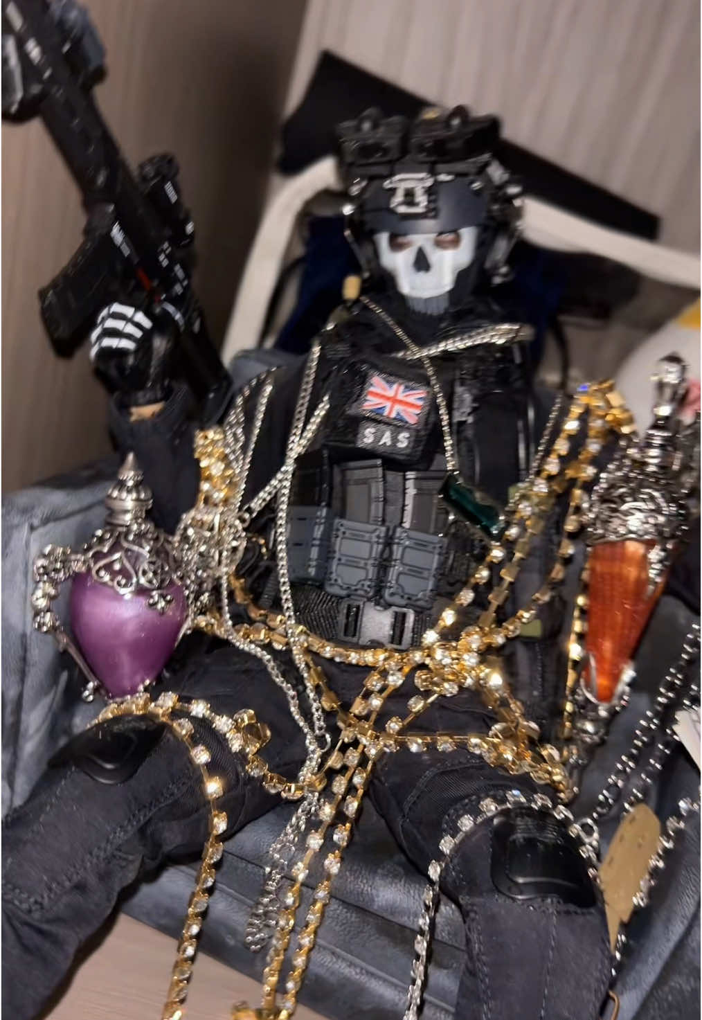 This is a sign for u💀💲🖤…(way too late for this trend lmao) #ghost #simonghostriley #simonriley #callofduty #cod #moneyonmymind #bling #actionfigures #onesixthscale #fyp #fypシ #fypシ゚viral 