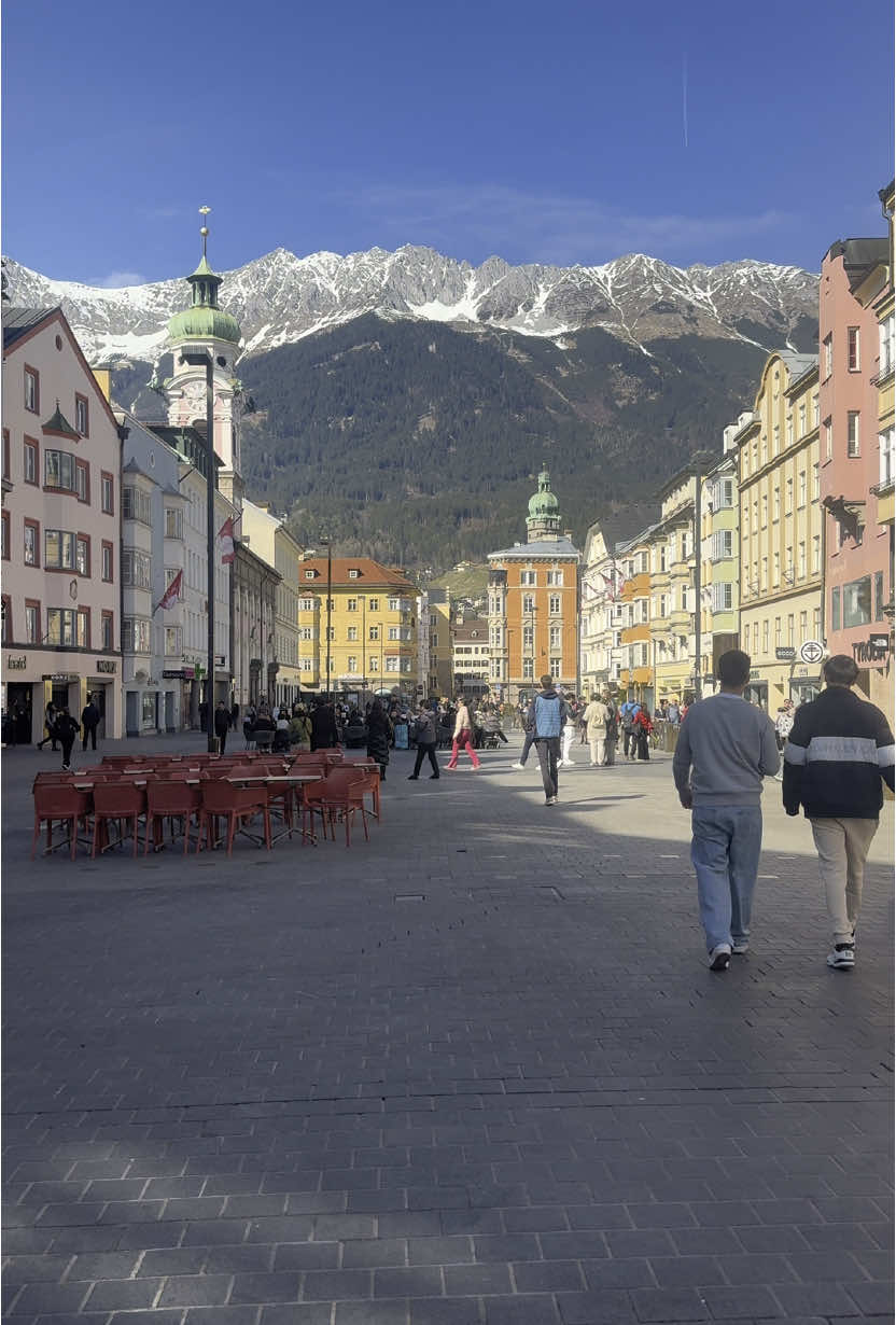 #innsbruck #tirol #alps #alpine #österreich🇦🇹 #altstadt #sunny #spring #frühling #views 